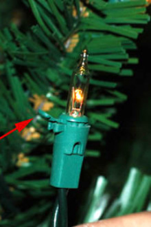 Christmas tree light bulb lock